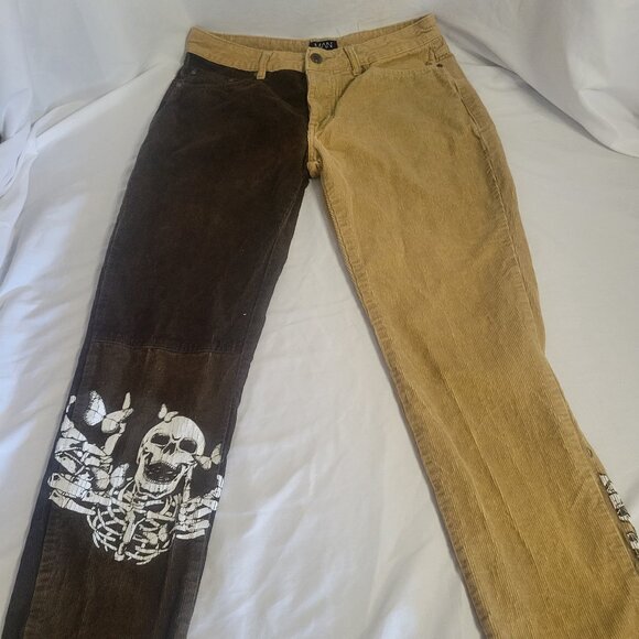 Boohoo Man 2 Tone Brown ' Skull Leg Print ' Corduroy Jeans (32) - Picture 1 of 11